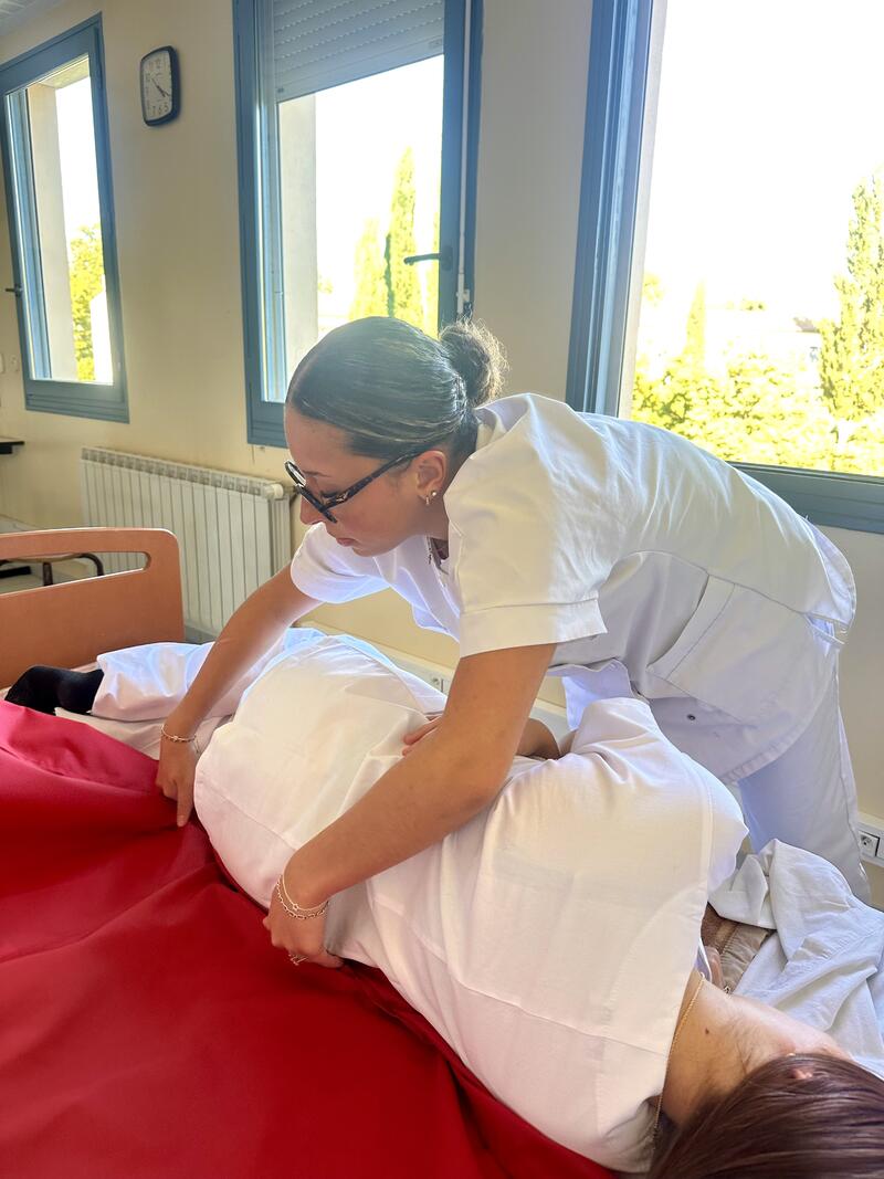Les aides-soignants en cours d’ergonomie