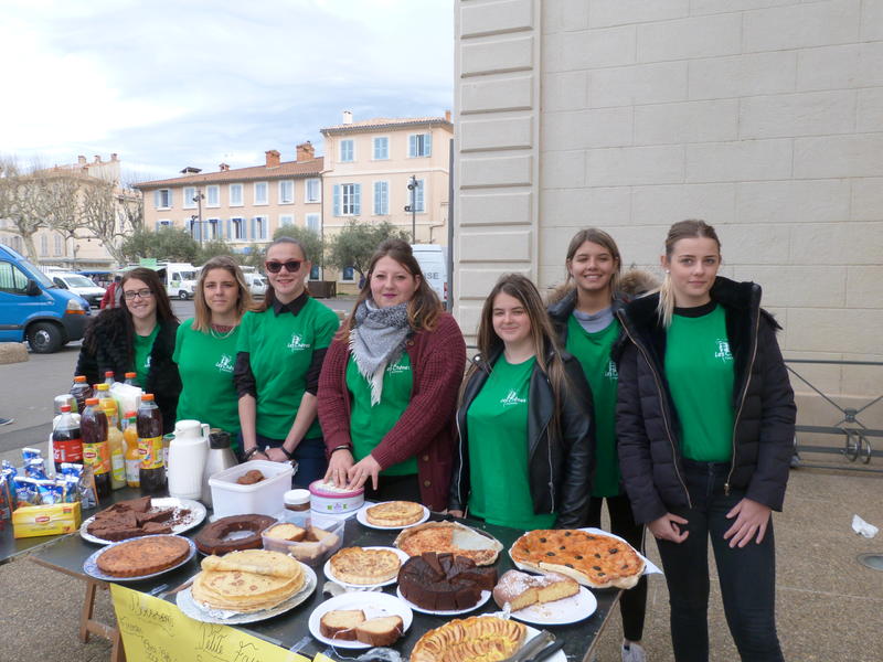 Une belle vente au profit de jeunes défavorisés