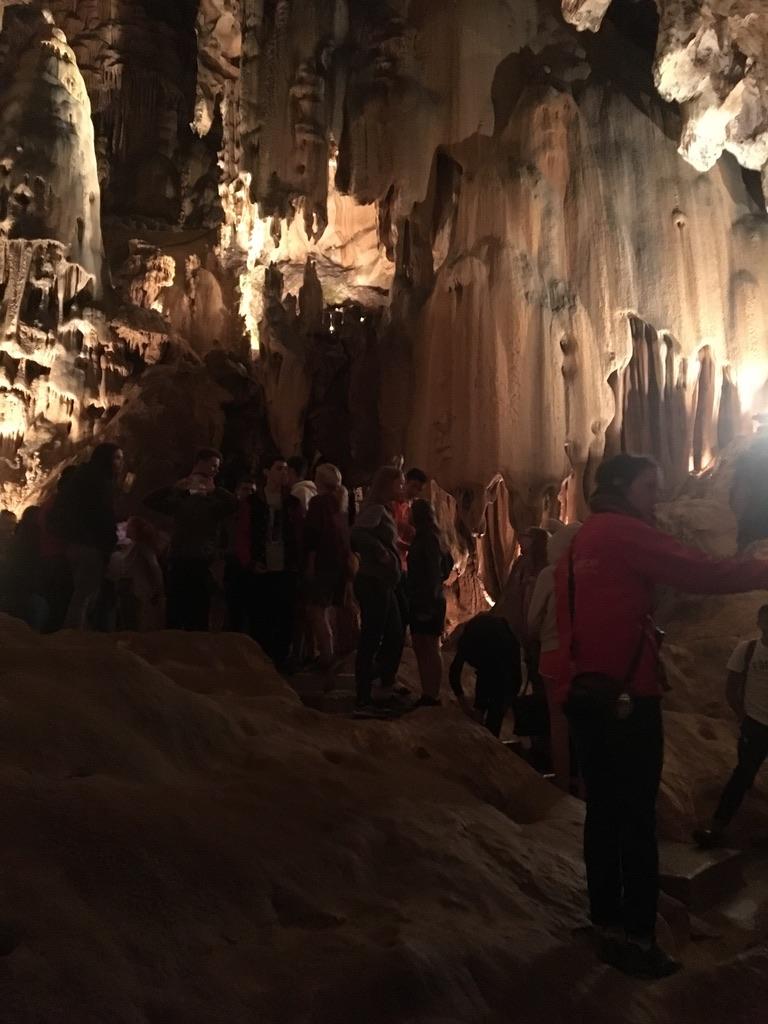 Visite des grottes de saint Marcel par les CAP1
