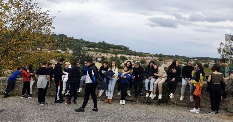 Photo de groupe des élèves de 4eme du lycée Les Chênes